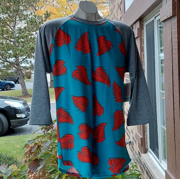 Lularoe Randy 3/4" Sleeve Tee - Picture 6 of 6